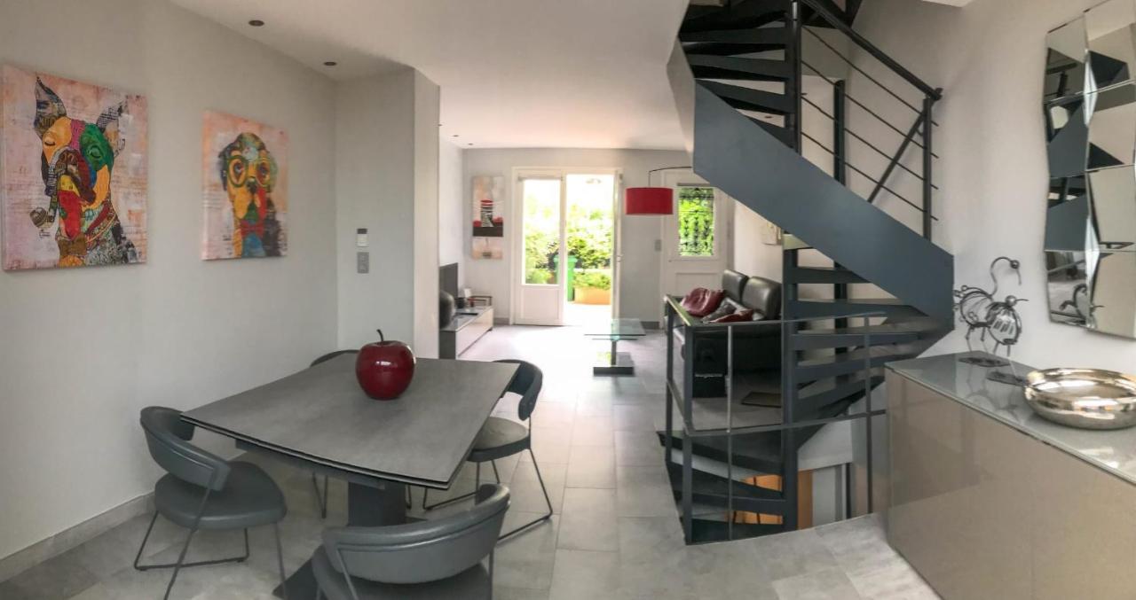 Charming Townhouse With Garden In The City Of Love ปารีส ภายนอก รูปภาพ
