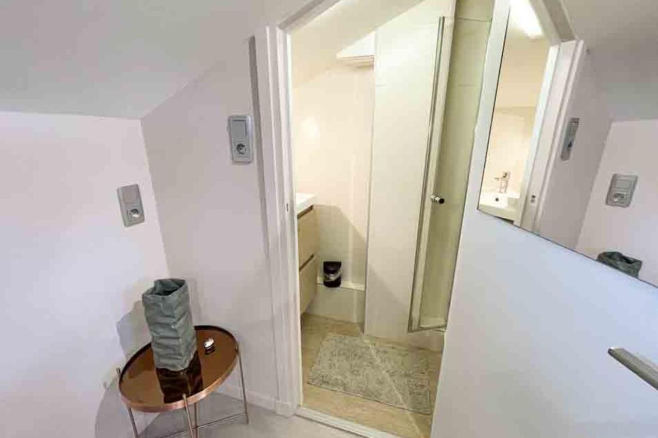 Charming Townhouse With Garden In The City Of Love ปารีส ภายนอก รูปภาพ
